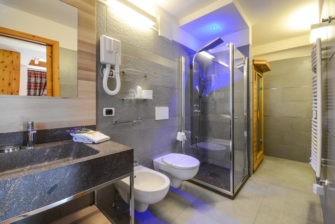 Hotel Corona 핀졸로 외부 사진