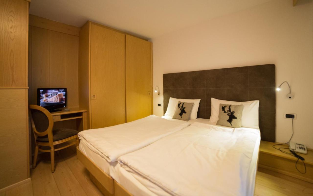 Hotel Corona 핀졸로 외부 사진