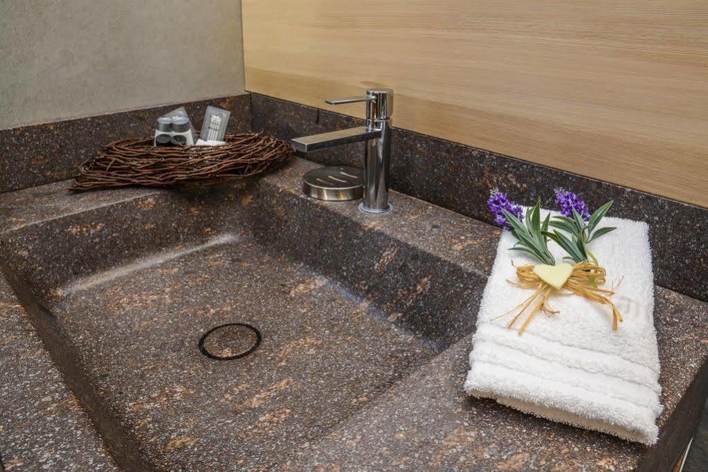 Hotel Corona 핀졸로 외부 사진