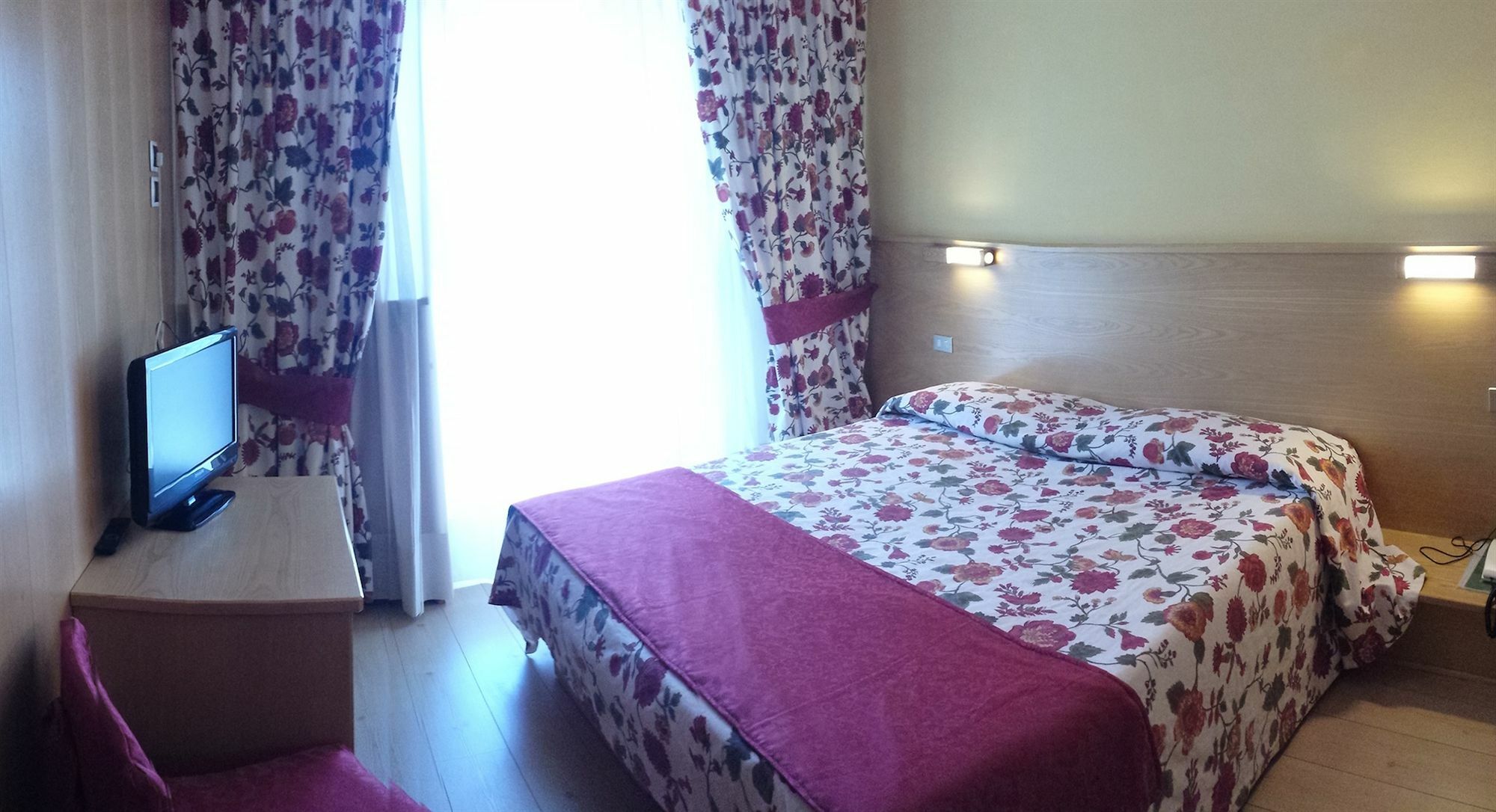 Hotel Corona 핀졸로 외부 사진